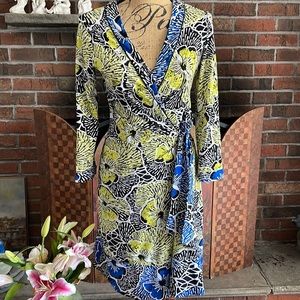 BCBG true wrap dress…barely worn. Ukraine colors!